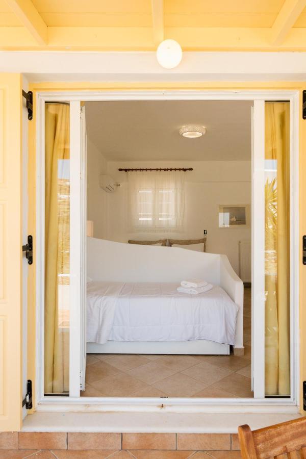 Paktia Villas Páros Buitenkant foto