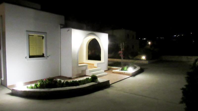 Paktia Villas Páros Buitenkant foto